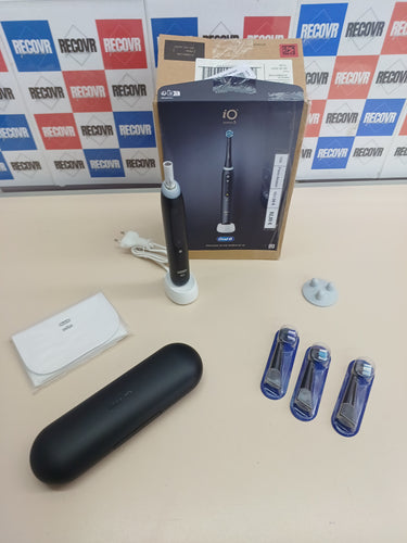 Cepillo eléctrico iO5 negro con 3 cabezales Oral-B